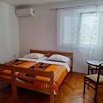 Hostel Melada Dom